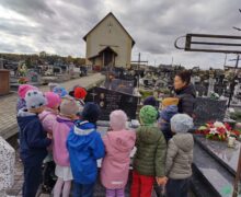 Wyjście na cmentarz (10)